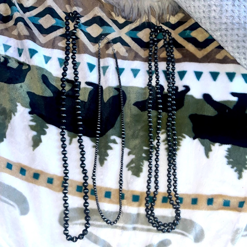 Faux navajo pearl necklace LOT (3)